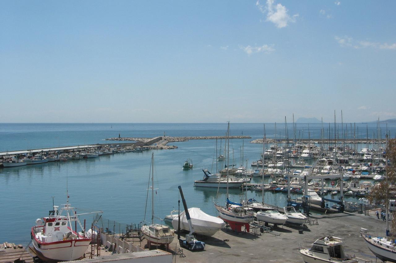 Fragata Estepona Exterior foto